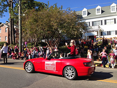 nasa engineer and famu-fsu engineering alumna gail skofronik-jackson at the fsu homecoming parade