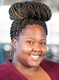 Julia Marshall headshot