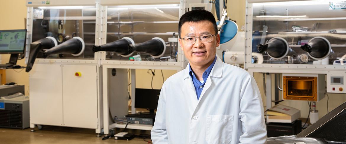 photo of engineering researcher zhibin yu in lab at famu-fsu engineering