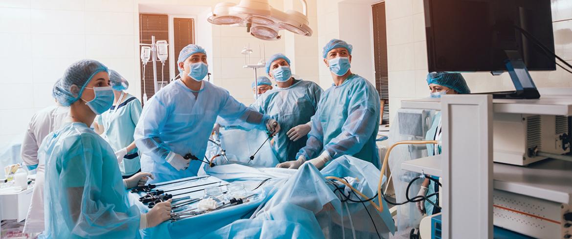 photo of surgeons using laproscopic equipment