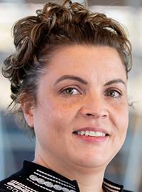 beth mcghee headshot