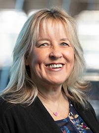 Gena Thomas headshot