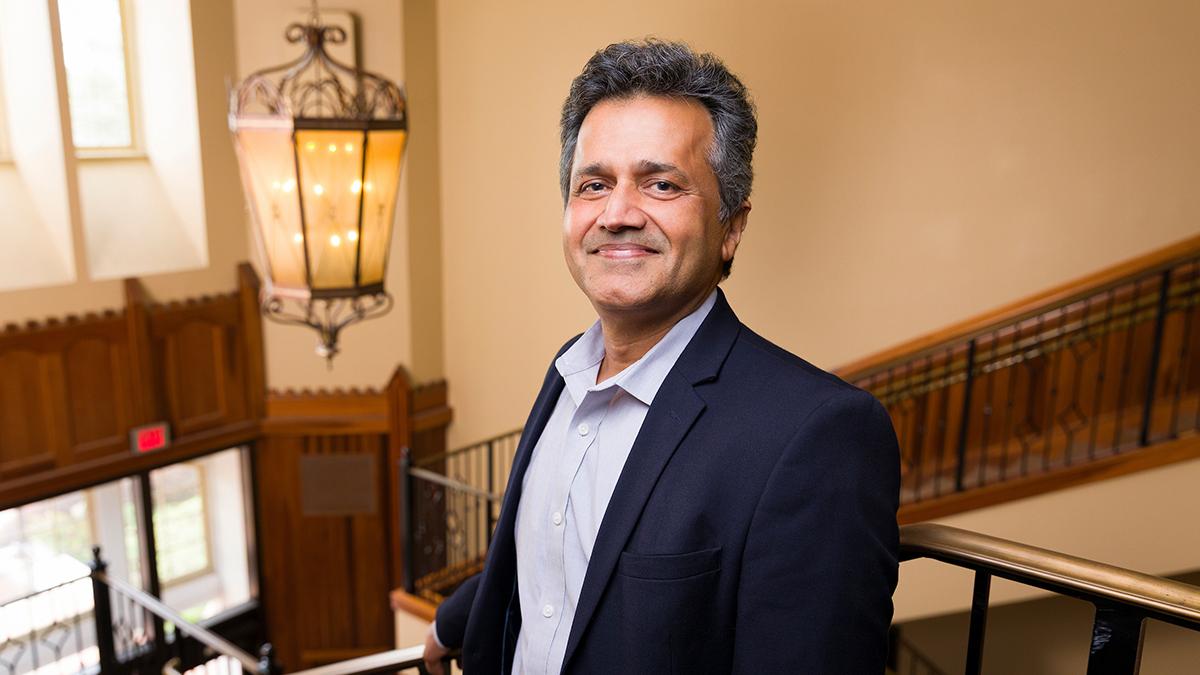 portrait of famu-fsu engineering professor farrukh alvi
