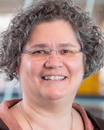 laurie herring headshot