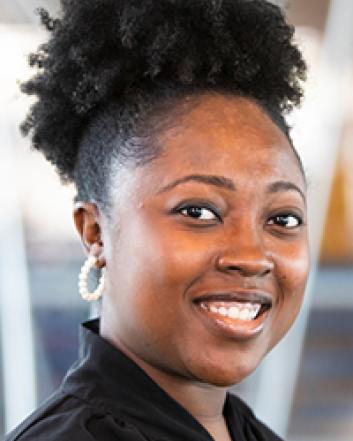 deshari kelly headshot