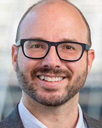 vasconcelos headshot